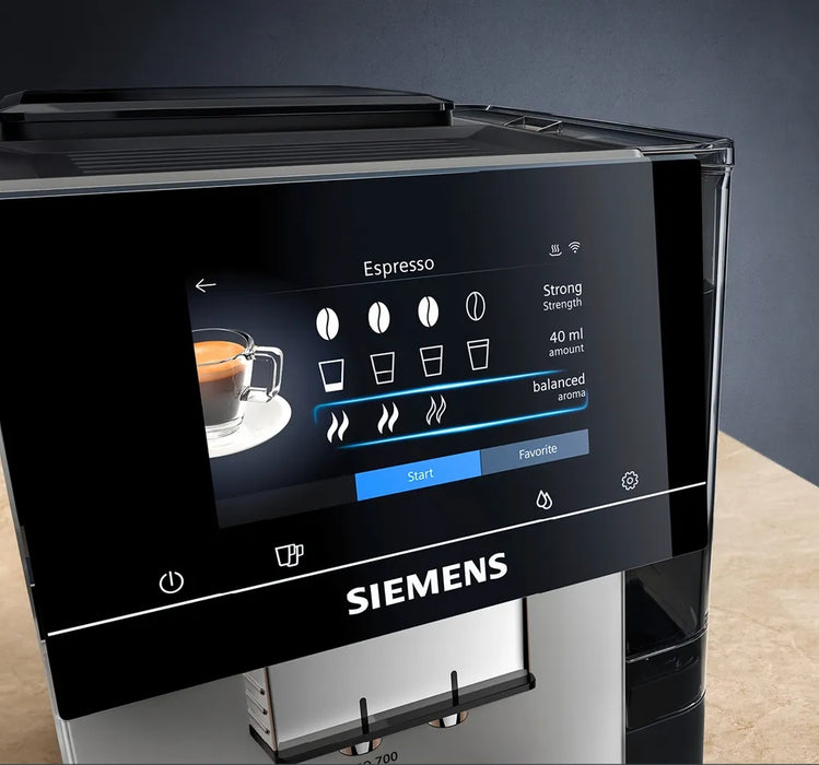 Siemens TP705R01, Напълно автоматична кафемашина EQ700, 19 бара налягане, 50 напитки, Интегрирана система за мляко с маркуч, oneTouch doubleCup, функция AromaDoubleShot, autoMilk Clean, iSelect дисплей, HC