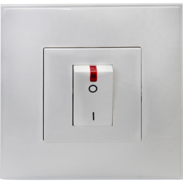 КЛЮЧ БОЙЛЕРЕН С РАМКА 32A БЯЛ BTICINO CLASSIA