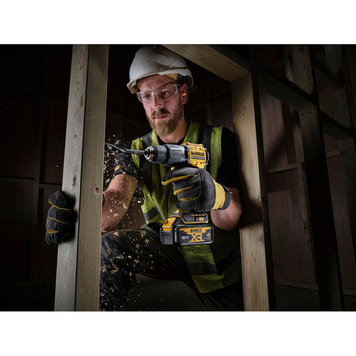 АКУМУЛАТОРНА БЕЗЧЕТКОВА УДАРНА БОРМАШИНА DEWALT DCD100YM2T-QW 18 V, 68.00 nm, БРОЙ БАТЕРИИ 2, 4.00 Ah, КУФАР
