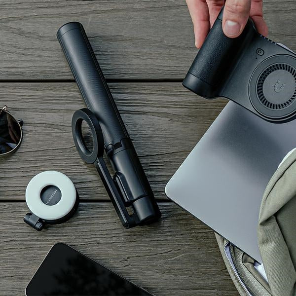 Energea Magear Magcam Grip държач за снимки с вградена powerbank, черен, MagSafe