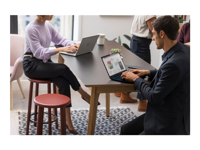 HP EliteBook 860 G10 Intel Core i7-1355U 16 инча WUXGA 16 GB 1TB/SSD W11P SmartBuy (ЕС)