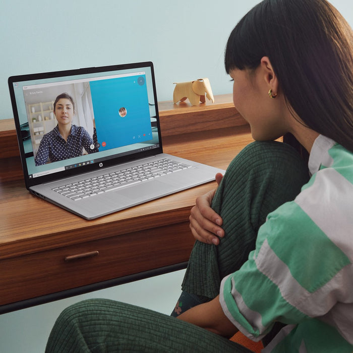 Лаптоп HP 17-cn3135nw Intel® Core™ i5 i5-1334U 43,9 cm (17,3") Full HD 16 GB DDR4-SDRAM 512 GB SSD Wi-Fi 6 (802.11ax) Windows 11 Home Silver