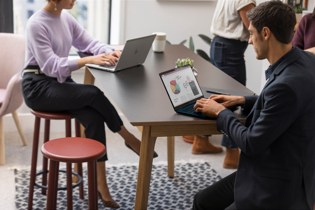 Лаптоп HP EliteBook 640 G10 Intel® Core™ i5 i5-1345U 35,6 см (14") Full HD 16 GB DDR4-SDRAM 256 GB SSD Wi-Fi 6E (802.11ax) Windows 11 Pro Сребърен Нов преопаковане/преопаковане