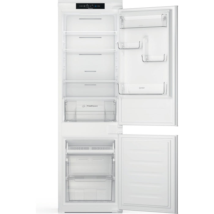 Indesit INC18 T311 хладилник с фризер за вграждане 250 LF бял