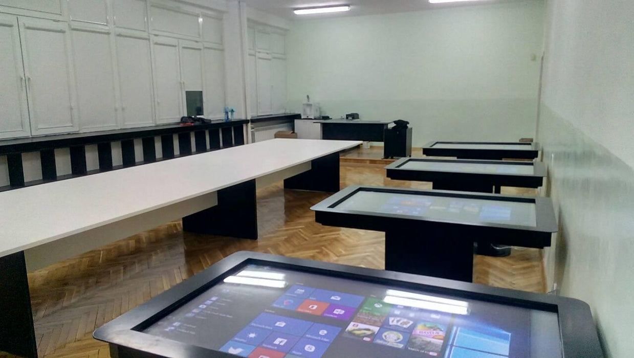 Интерактивна маса InfoDart T555