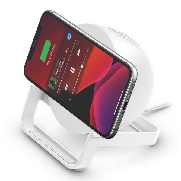 Индукционно зарядно Belkin 10W с високоговорител, бяло