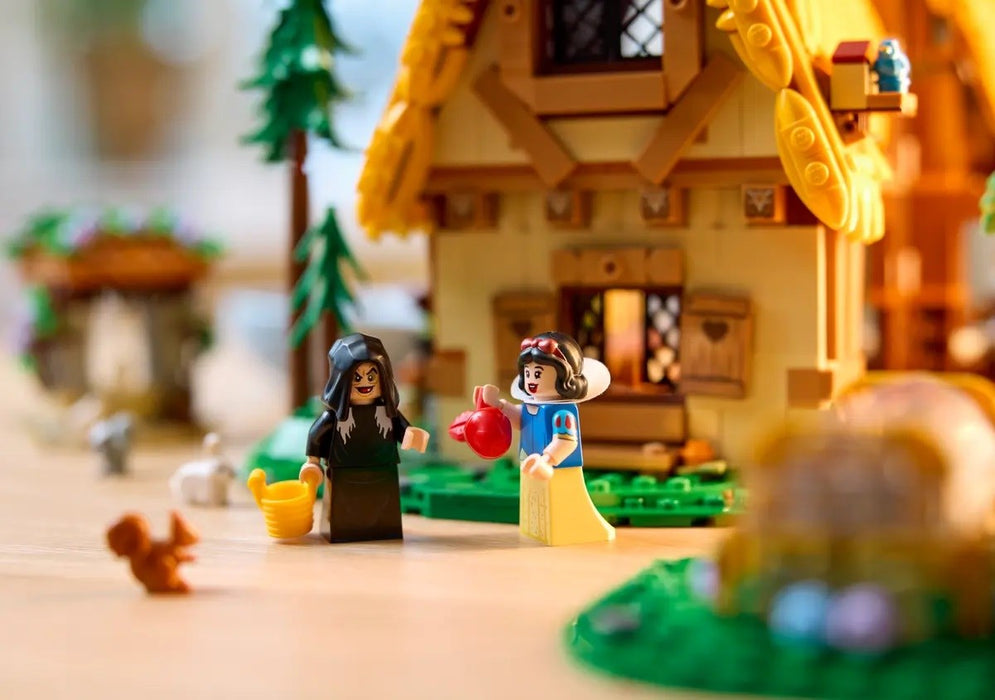 LEGO DISNEY 43242 Снежанка и вилата на седемте джуджета