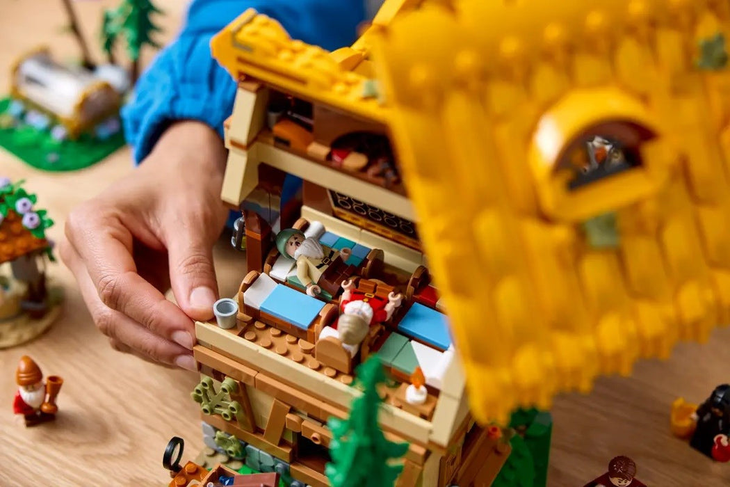 LEGO DISNEY 43242 Снежанка и вилата на седемте джуджета