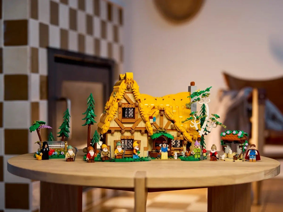 LEGO DISNEY 43242 Снежанка и вилата на седемте джуджета