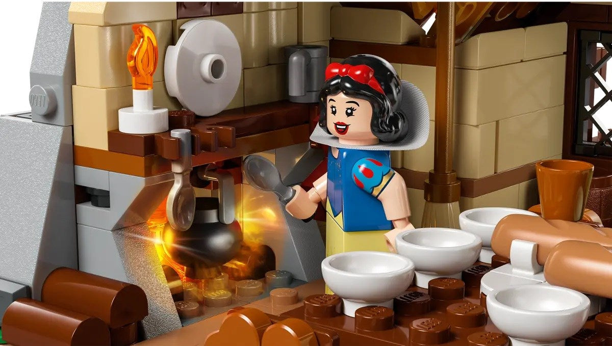 LEGO DISNEY 43242 Снежанка и вилата на седемте джуджета