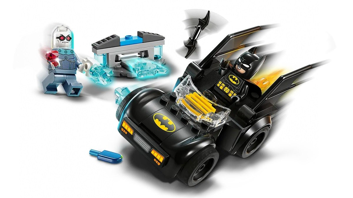 LEGO BATMAN 76301 Batman & Batmobile срещу Mr. Freeze