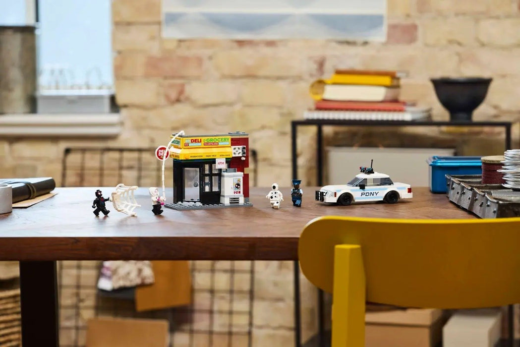 LEGO MARVEL 76311 Miles Morales vs. The Spot