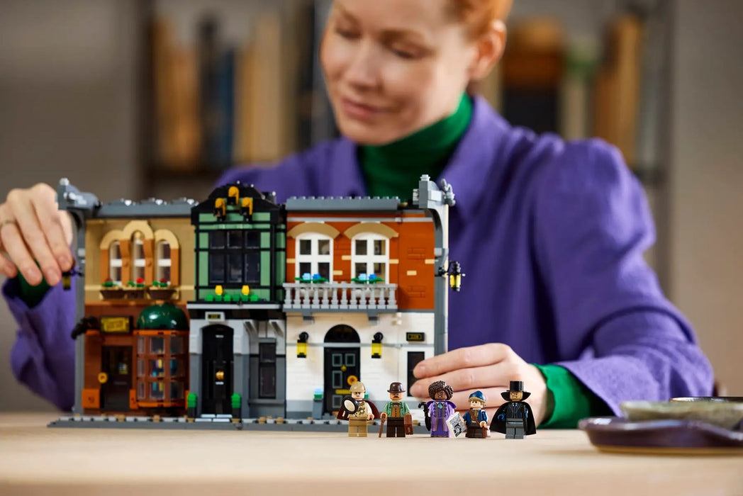 LEGO ICONS 10351 Шерлок Холмс: Кътче за книги