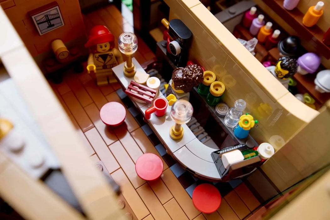 LEGO ICONS 10350 Tudor Corner