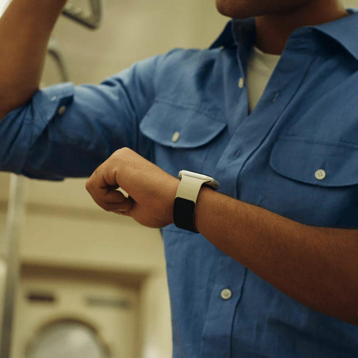 Каишка Moft Snap Duo за Apple Watch 1-5/6/7/8/9/10/11/SE/SE 2/SE 3 (38/40/41/42 mm), бял/черен