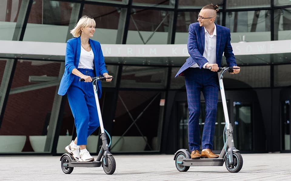 MOTUS Scooty 8.5 25 км/ч Черен, Тюркоаз 7.8 Ah