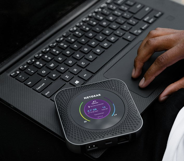 NETGEAR Nighthawk MR1100-100EUS Mobiler Hotspo Dual Band 4G/LTE 1GBit/s Изтегляне 150Mbit/s Качване WLAN