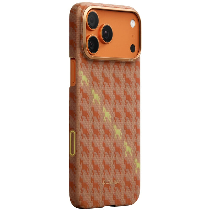 Калъф PITAKA Happiness Rides Edge Case MagSafe за iPhone 17 Pro, амбър