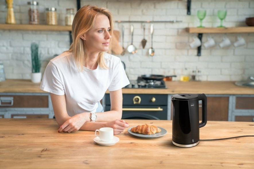 ELDOM NEEV kettle, capacity 1.7 l, power 2200 W, steel center, black