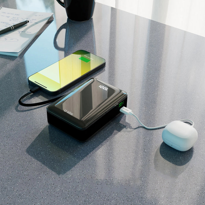 Преносима батерия Powerbank SBS 20000 mAh 20W с вграден USB-C кабел и цифров дисплей - черен