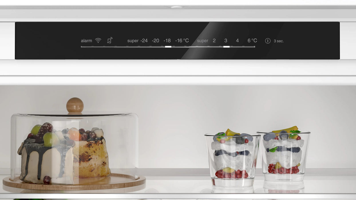 Siemens iQ300 KB96NVFE0 хладилник с фризер за вграждане 383 LE Бял