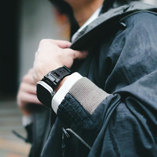 Каишка Skinarma Titon M0 M1 за Watch Ultra, черна