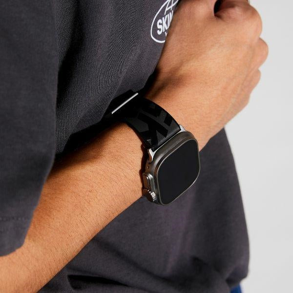 Каишка Skinarma Spunk Apple за Watch Ultra, зелена/pewter green