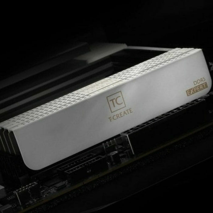 RAM памет Team Group CTCED532G6000HC30DC01 32 GB DDR5 SDRAM DDR5 6000 MHz