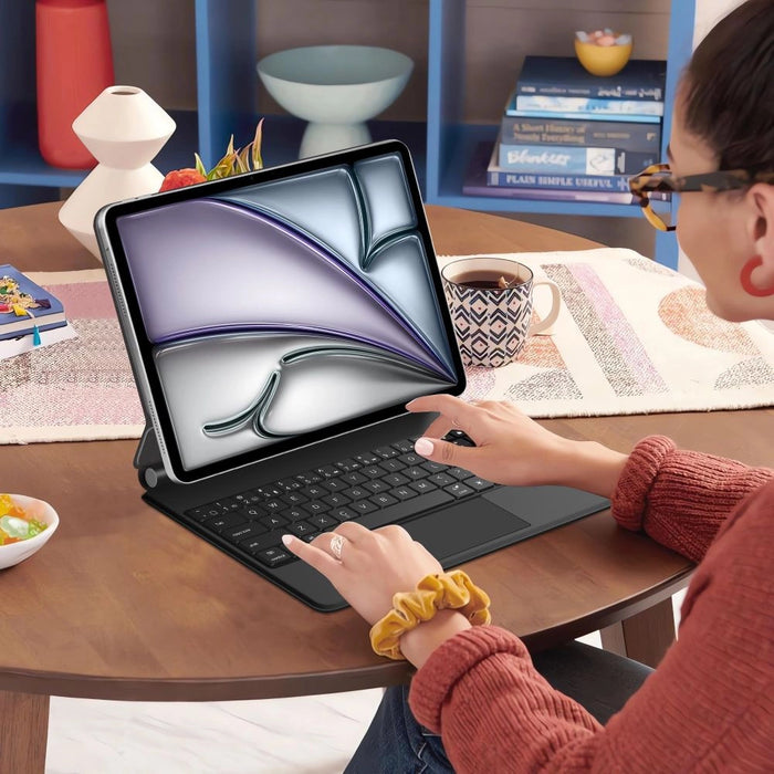 Tech-Protect Smartcase Magnetic с клавиатура за iPad Pro 12.9” 2020 / 2021 / 2022 / iPad Air 13” 2024 / 2025 - черен