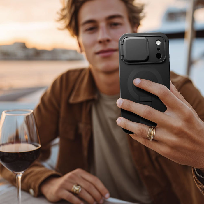 Калъф Tech-Protect Kevlar Aura MagSafe за iPhone 17 Pro Max - черен