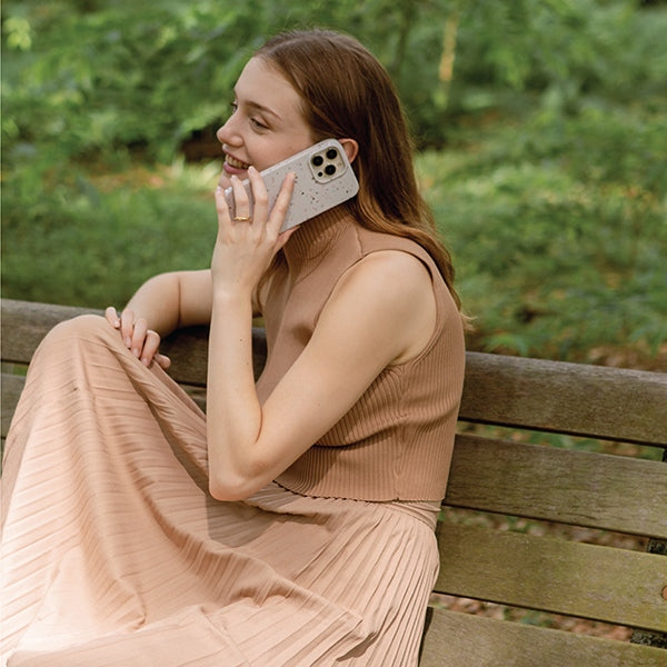 Калъф UNIQ Coehl Terrazzo за iPhone 14/15/13 6,1", пясъчен