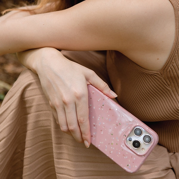 Калъф UNIQ Coehl Terrazzo за iPhone 14/15/13 6,1", пясъчен