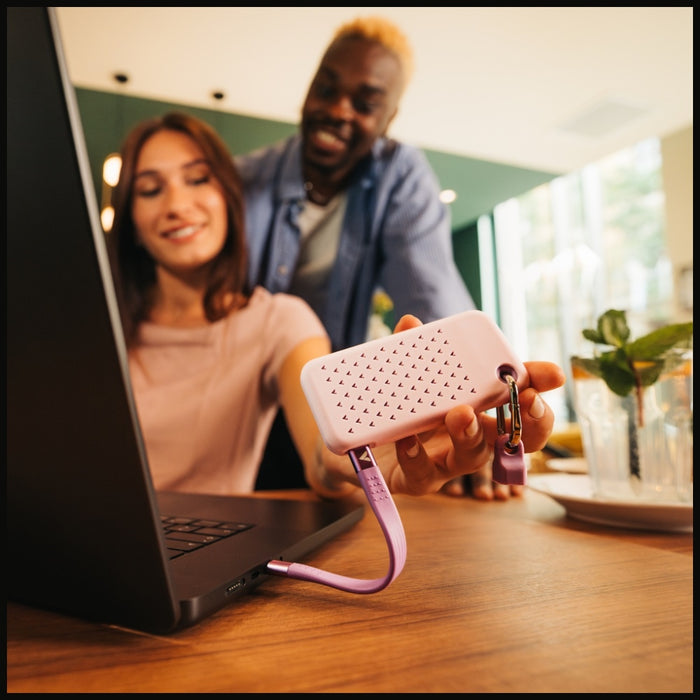 Външен диск Verbatim Pocket SSD 2TB USB-C 3.2 gen.2, бял-лилав, 32323