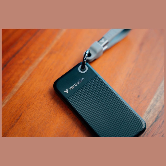 Външен твърд диск Verbatim Pocket SSD 32282 с брелок, USB 3.2 gen.2, черно-сив