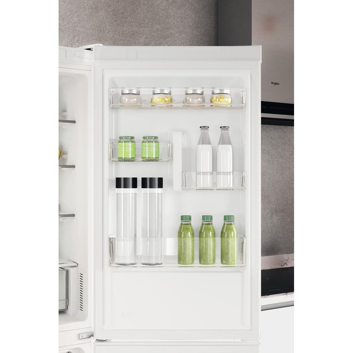 Whirlpool W7X 82I W Свободностоящ 335 LE Бял