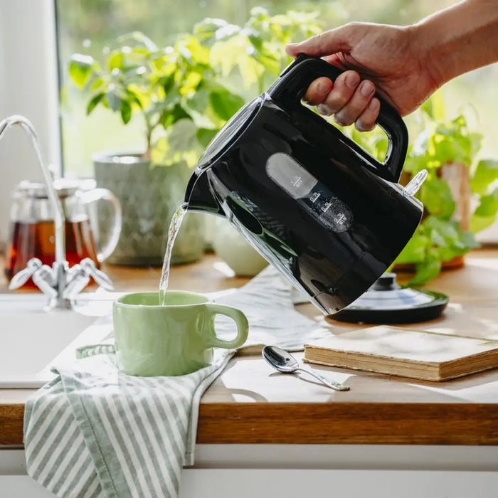 ADLER AD 1380B черна електрическа кана