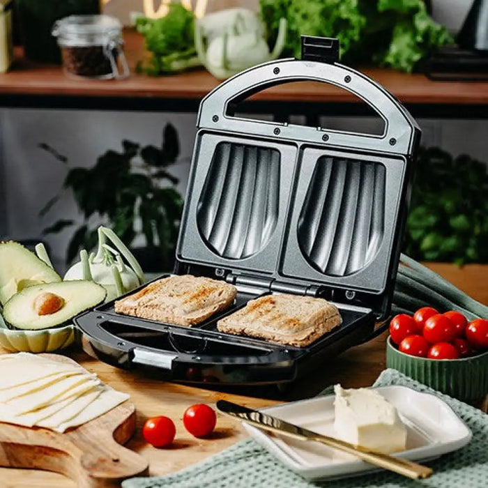 Adler AD 3069 Тостер за сандвичи Черен