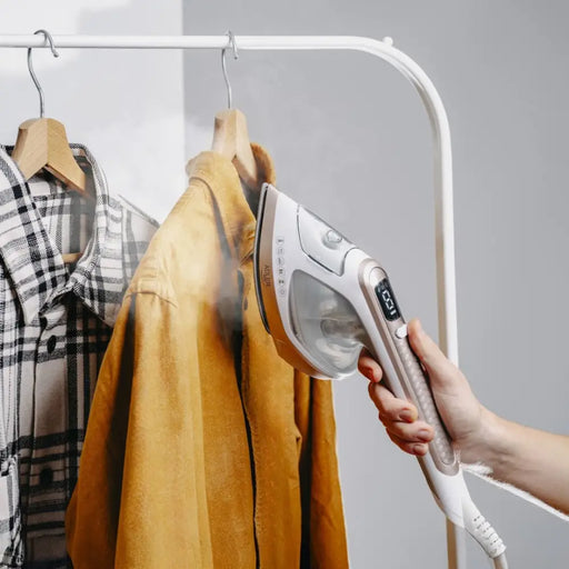 ADLER AD 5044 уред за запарване на дрехи