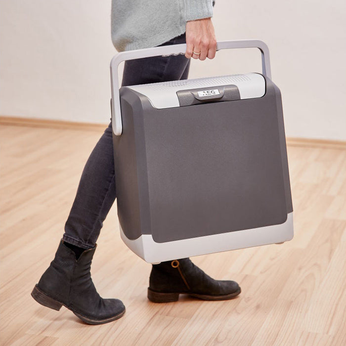 ПРЕНОСИМА ХЛАДИЛНА ЧАНТА 28L AEG KK28