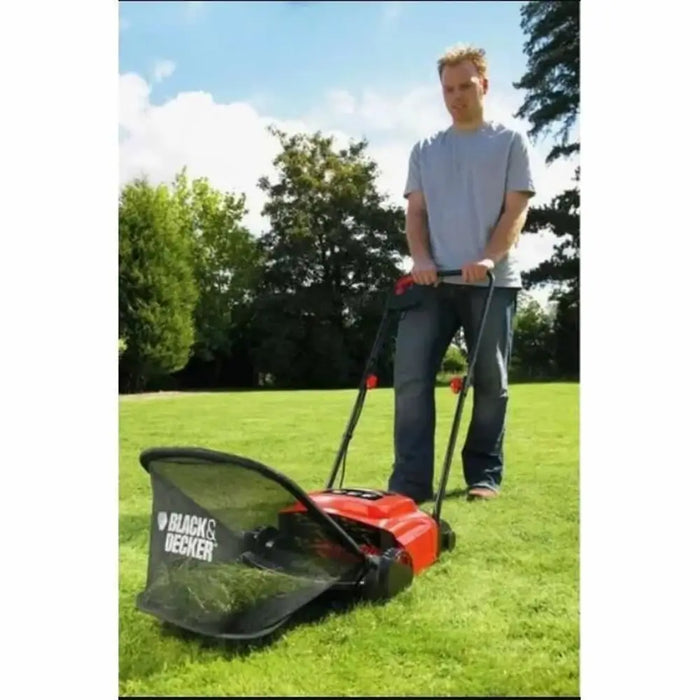 Аератор за тревни площи Black & Decker GD300-QS