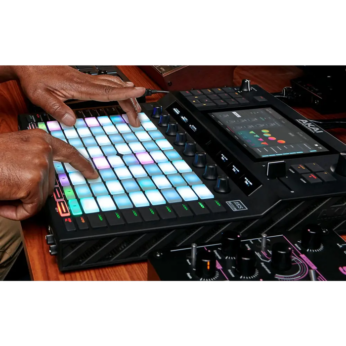AKAI FORCE Самостоятелна станция за музикално производство