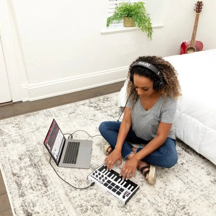 AKAI MPK Mini MK3 Контролна клавиатура Пад контролер MIDI