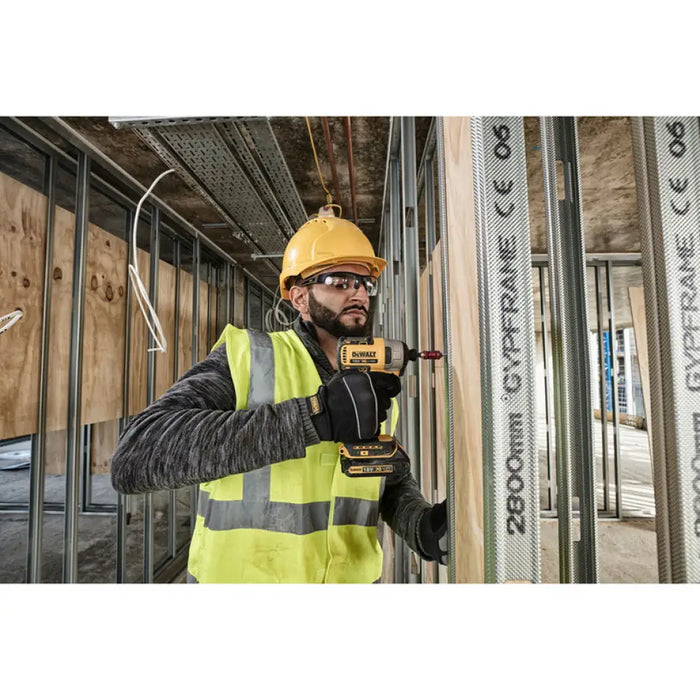 АКУМУЛАТОРЕН БЕЗЧЕТКОВ КОМПЛЕКТ DEWALT DCK2023M2T-QW 18 V