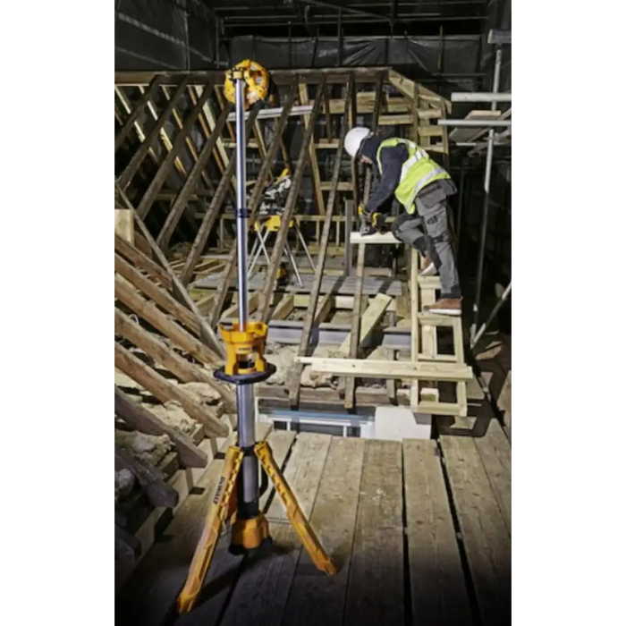 АКУМУЛАТОРЕН LED ПРОЖЕКТОР 18V DeWALT