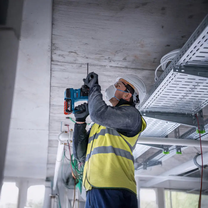 АКУМУЛАТОРЕН БЕЗЧЕТКОВ КОМПЛЕКТ BOSCH PROFESSIONAL 18 V