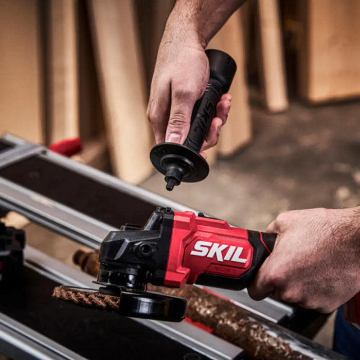 АКУМУЛАТОРЕН БЕЗЧЕТКОВ ЪГЛОШЛАЙФ SKIL AG1E3923CA 18 V 125 мм