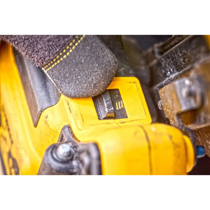 АКУМУЛАТОРЕН ТАКЕР DEWALT DCN930P2-QW