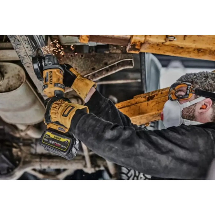 AКУМУЛАТОРЕН ЪГЛОШЛАЙФ 18V,125ММ DeWALT