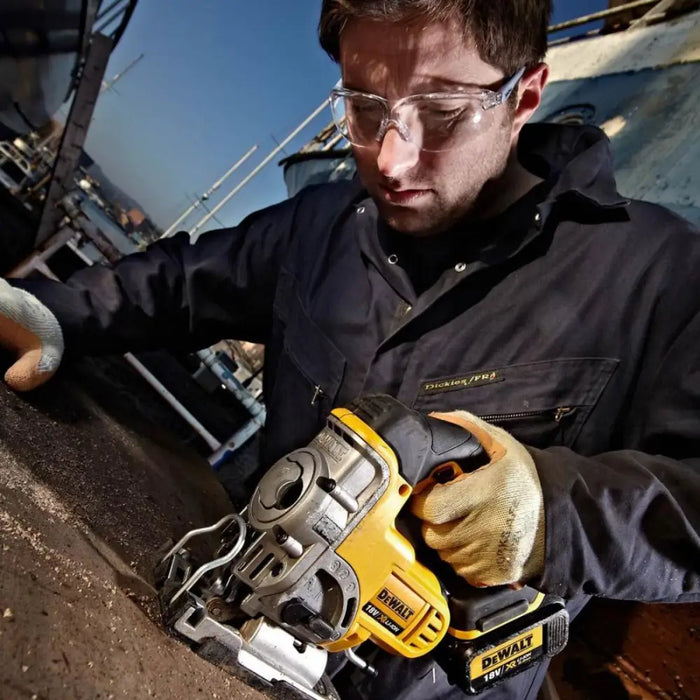 АКУМУЛАТОРЕН ПРОБОДЕН ТРИОН 18V DEWALT