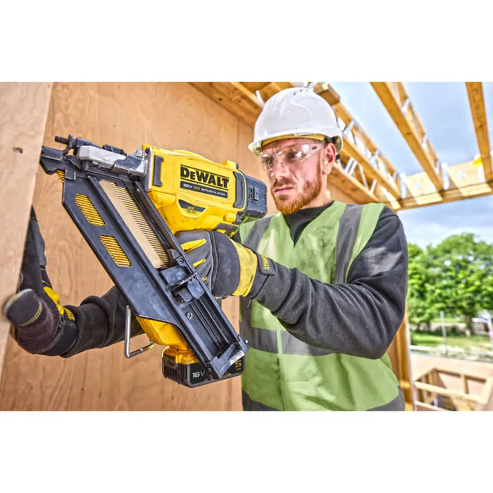 АКУМУЛАТОРЕН ТАКЕР DEWALT DCN930P2-QW